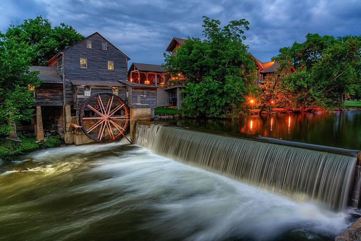 Majestic Splash- 8 Bedroom, Indoor Pool, Hot Tub, 1089 Free Tickets Each Paid Day, Dollywood سيفيرفيل المظهر الخارجي الصورة