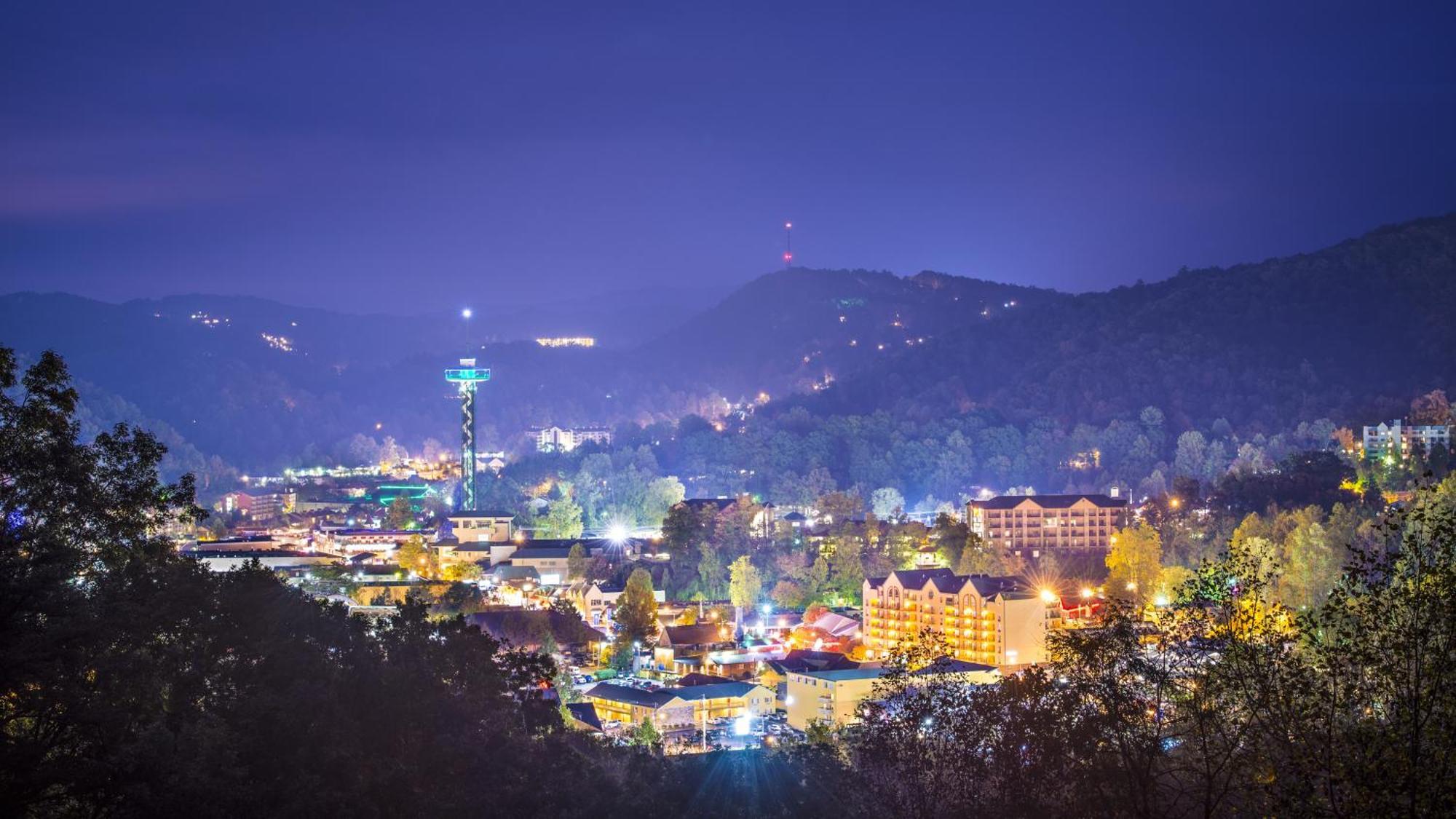 Majestic Splash- 8 Bedroom, Indoor Pool, Hot Tub, 1089 Free Tickets Each Paid Day, Dollywood سيفيرفيل المظهر الخارجي الصورة