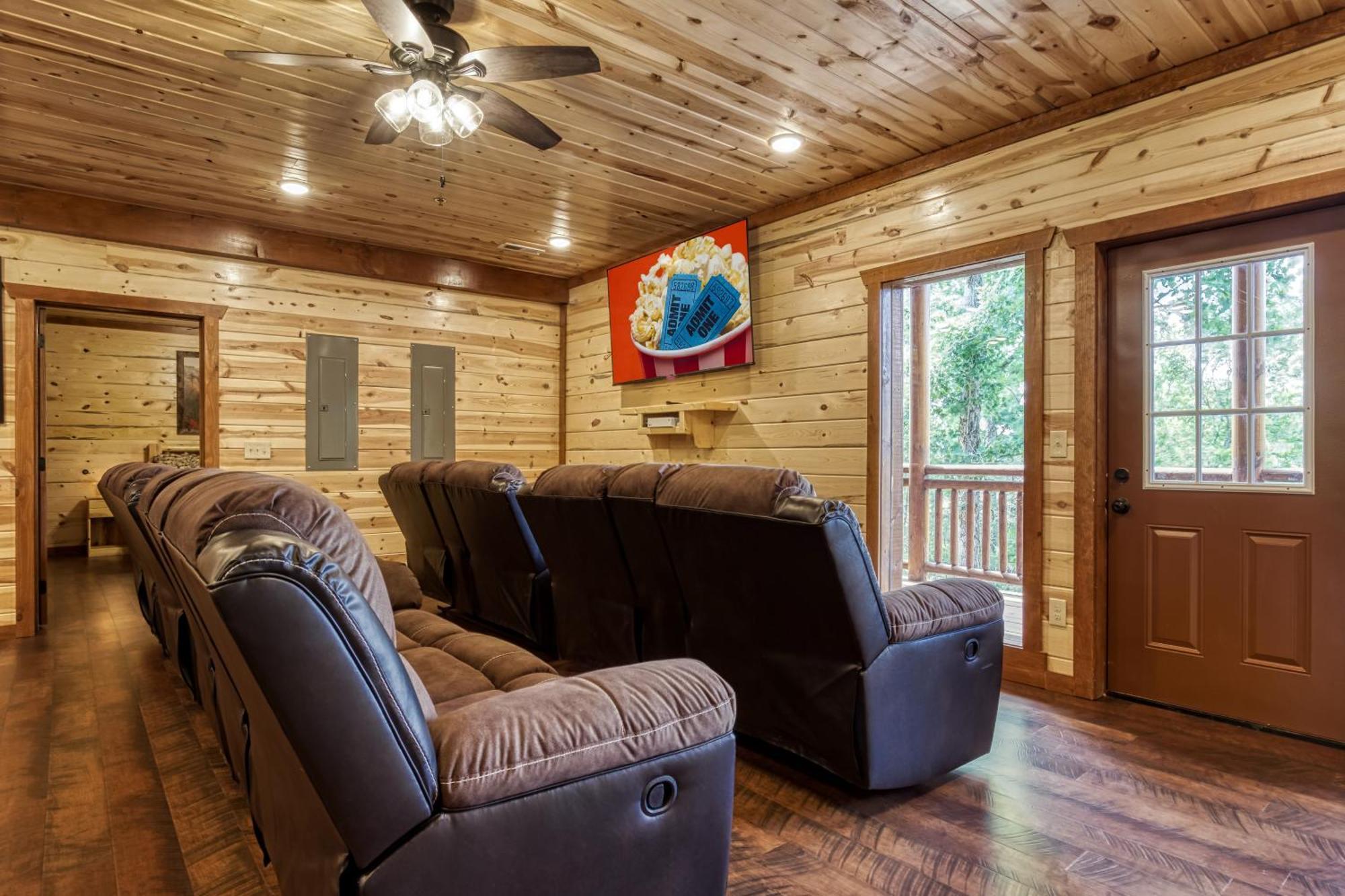 Majestic Splash- 8 Bedroom, Indoor Pool, Hot Tub, 1089 Free Tickets Each Paid Day, Dollywood سيفيرفيل المظهر الخارجي الصورة